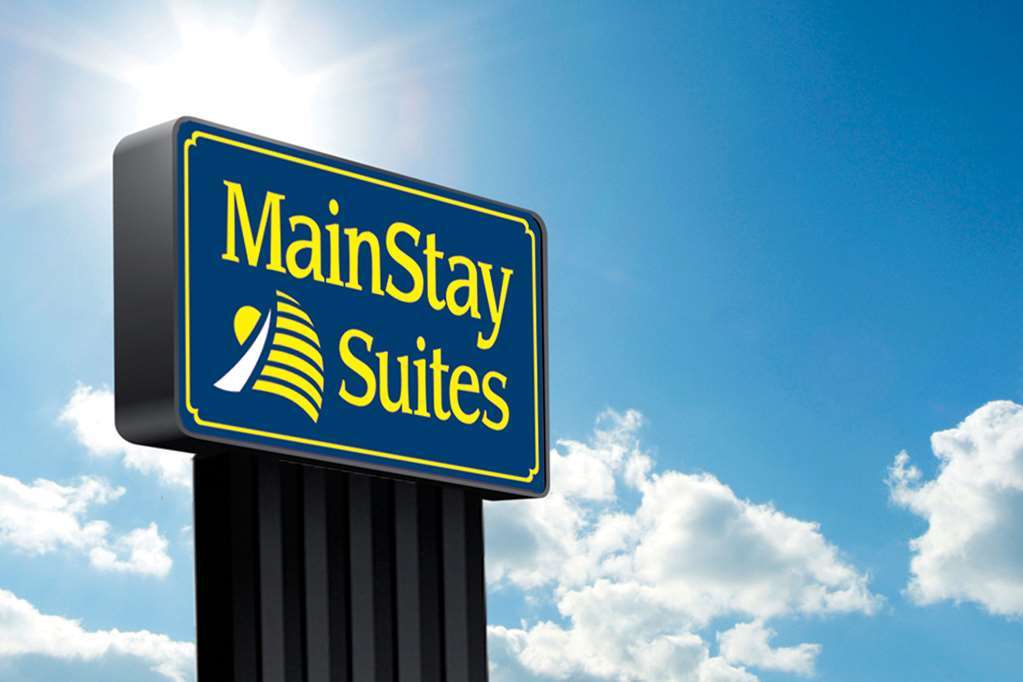 Mainstay Suites Sarasota I-75 Exterior photo